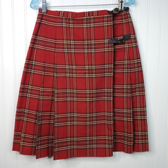 pleated kilt